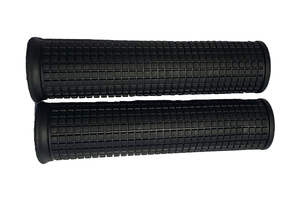 Ручка руля 110 мм (пара) мягкая черная "Мелкий Шип&q...